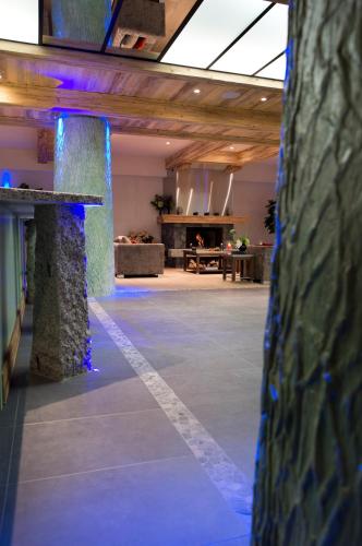 Η κουζίνα ή μικρή κουζίνα στο CGH Résidences & Spas Les Chalets de Flambeau