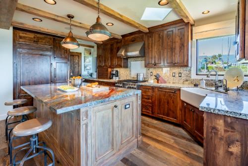 Køkken eller tekøkken på Nirvana by Paradise Retreats