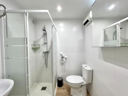 Urban Bay City Center & Beach Apartment
