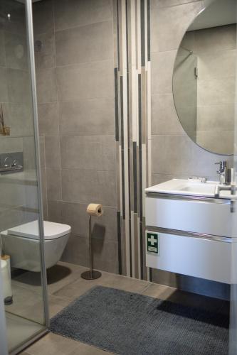 Ένα μπάνιο στο Green Tower 1106