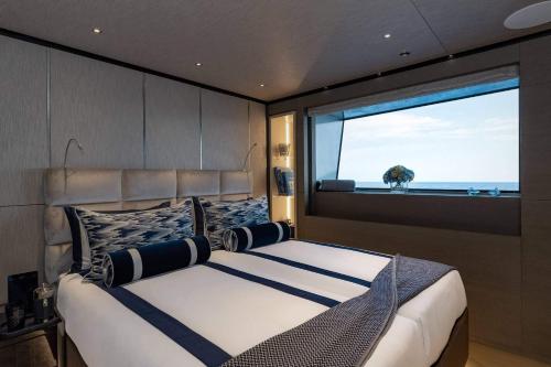 Una cama o camas en una habitación de Lemon Tree ZC