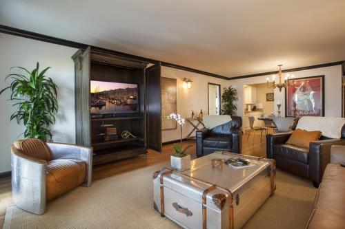 Et opholdsområde på SeaCliff - Dolphin View by Paradise Retreats