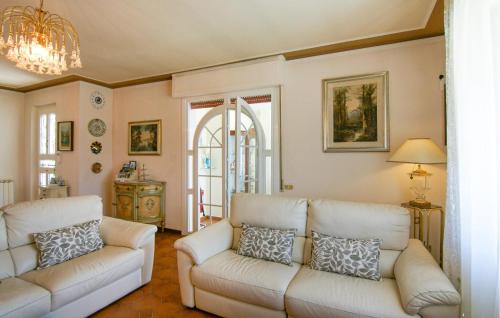 Χώρος καθιστικού στο Awesome Home In Stiava With Wifi