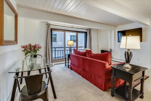 Posezení v ubytování Central Aspen Condo - Affordable & Prime Location