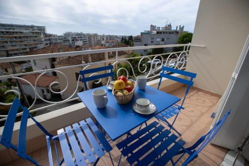 Μπαλκόνι ή βεράντα στο Modern Flat with view 5 min from Festival Hall