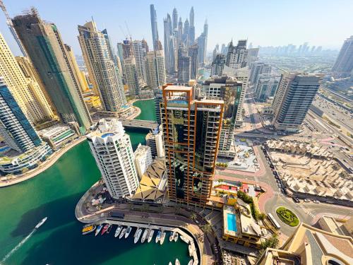JW Marina 1BR with Amazing View and Direct Mall Access