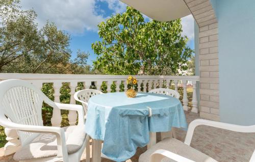 Cozy Apartment In Sveti Filip I Jakov