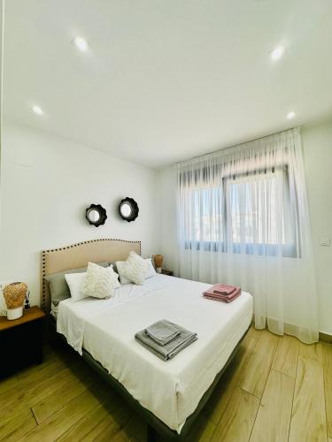 Condo with solarium in Laguna Beach Resort In Los Balcones in Torrevieja