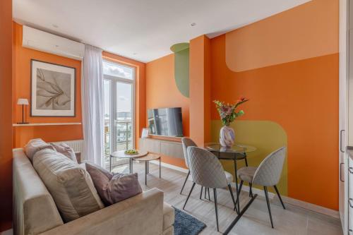 Foto Amazing Style, Bright Colors, Balconies, 1BR near The Faculty of Law