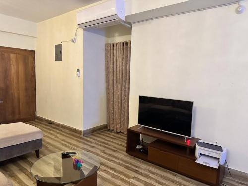 Μια τηλεόραση ή/και κέντρο ψυχαγωγίας στο 3 double bed contemporary flat