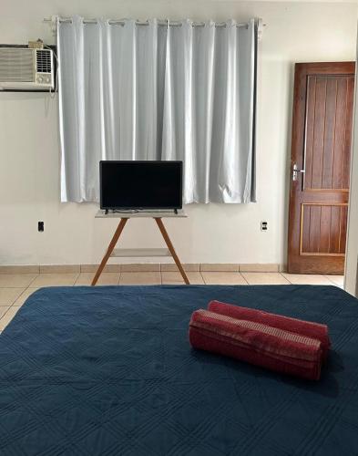 Televisyen dan/atau pusat hiburan di Kitnet Piratininga, Niterói, RJ