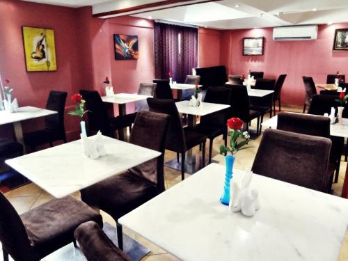 Restaurace v ubytování Grand Nova Hotel