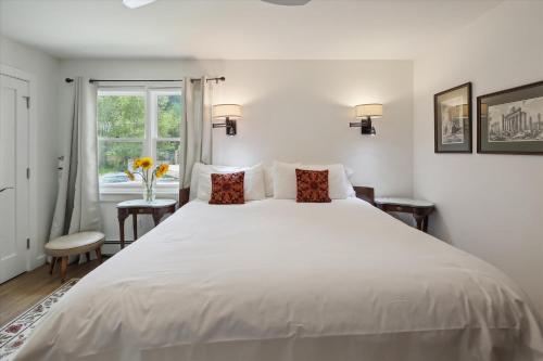 Quiet and Cozy Mountain Vacation Home photo 2
