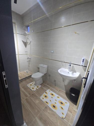 Ένα μπάνιο στο Flower of life guest house