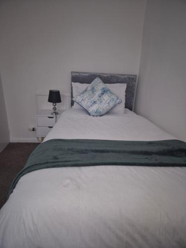 Gallery image of Crystal Home- Ashton-Under-Lyne, Manchester in Stalybridge