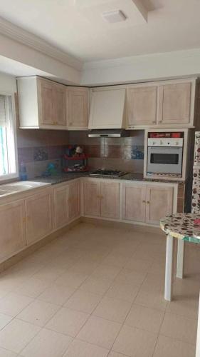 Dapur atau dapur kecil di Villa 3in grenz kelibia