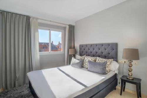 Modern 2 Bedroom Apartment with Sea View in Elviria
