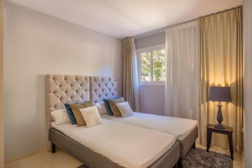Modern 2 Bedroom Apartment with Sea View in Elviria