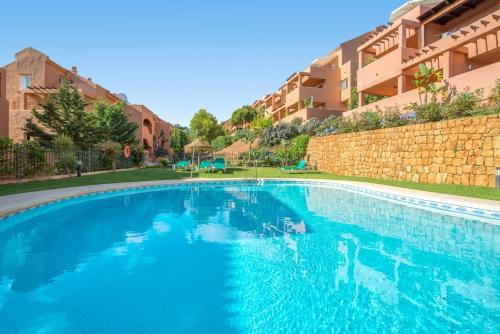 Modern 2 Bedroom Apartment with Sea View in Elviria