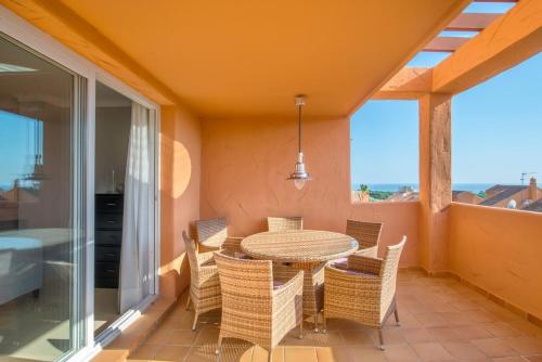 Modern 2 Bedroom Apartment with Sea View in Elviria
