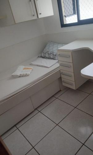 Ένα ή περισσότερα κρεβάτια σε δωμάτιο στο Apartment by the Beach