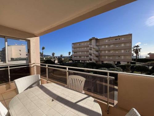 Appartement familial T3 au Lavandou avec parking, 4 pers., proche plage - FR-1-308-204