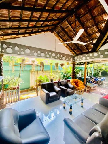 Un lugar para sentarse en Sheran Safari House