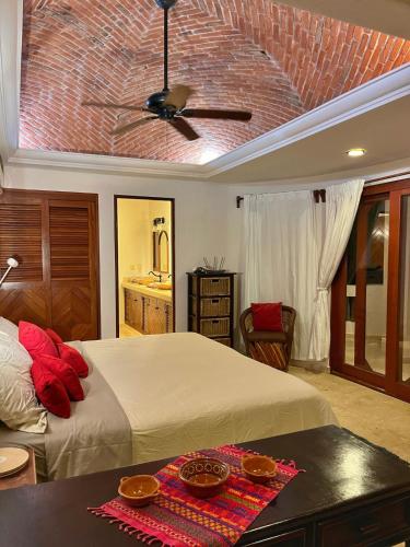 Ένα ή περισσότερα κρεβάτια σε δωμάτιο στο NFT Villa beachfront at Soliman Bay, Tulum