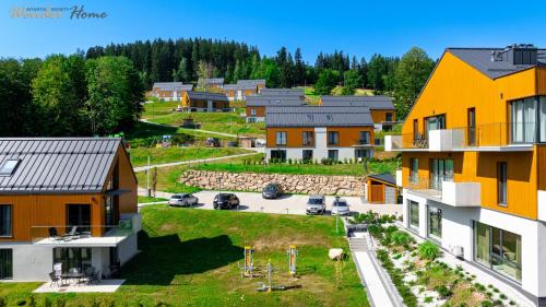 Wonder Home Myśliwska - Domki przy stoku Karpatka - na terenie kompleksu plac zabaw, zewnętrzna siłownia i sklep