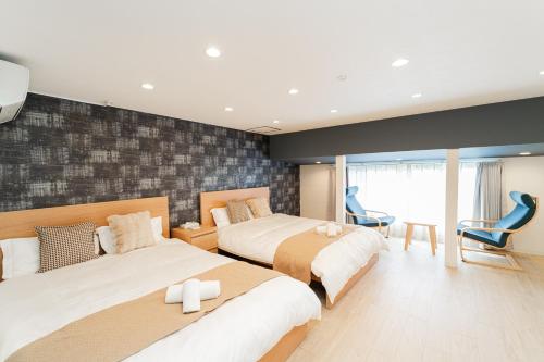 60sqa 2BR extra spacious living room丨1min to subway丨3 stops to Namba