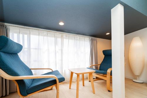 60sqa 2BR extra spacious living room丨1min to subway丨3 stops to Namba