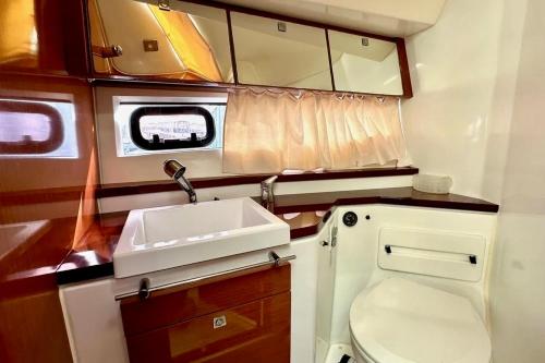 BATEAU DE PRESTIGE - La Rochelle 욕실