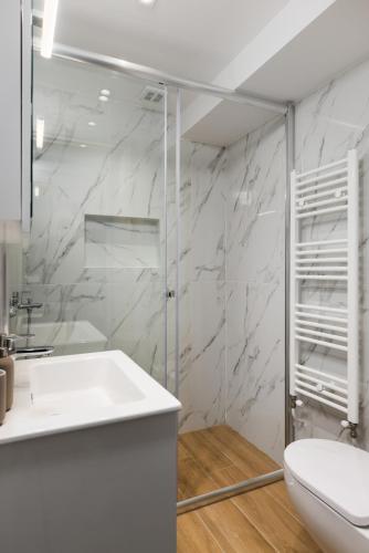 Ένα μπάνιο στο Babylon Luxury Suites No1 by BiNoBi!