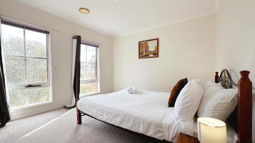 Gallery image of Near Airport and Easy to Melbourne CBD by GoodLive in Sydenham