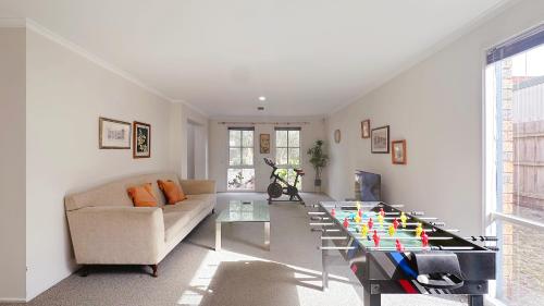 Gallery image of Near Airport and Easy to Melbourne CBD by GoodLive in Sydenham