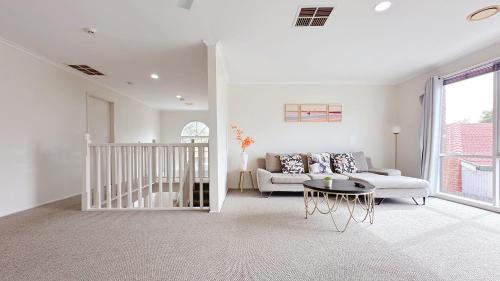 Gallery image of Near Airport and Easy to Melbourne CBD by GoodLive in Sydenham