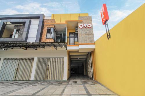 Фотография из галереи Hotel D'best Kutisari 6 Hour Stay в Сурабае