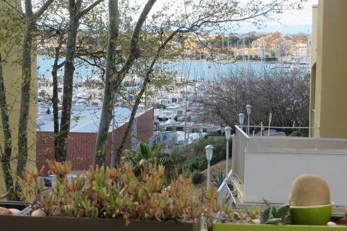 AGREABLE ET SPACIEUX APPARTEMENT AVEC TERRASSE