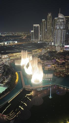 Luxury 4BR Full Burj khalifa & Fountain View, 1Gbps, PS5
