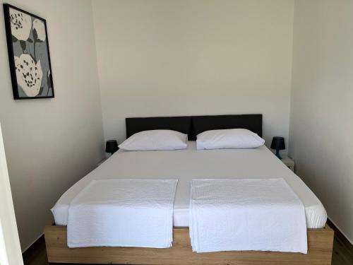 Gallery image of Apartmani Mlinar - One bedroom apartment with seaview in Grebaštica