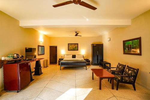 Posezení v ubytování River Access Resorts by Bel-La Monde - "A Unit of Luxe Opera Hotels & Resorts", Dhikhuli Jim Corbett, Uttarakhand