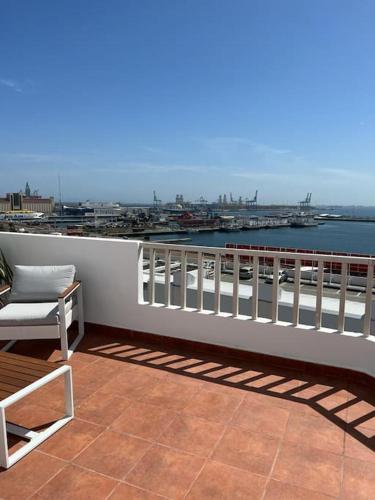 Ático tranquilo con vistas únicas al mar