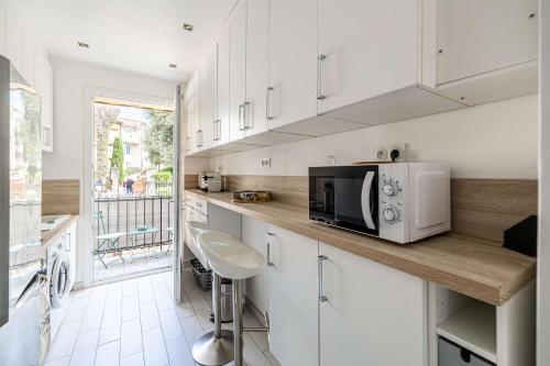 LA MAISON DU SUQUET duplex avec terrasse en plein centre