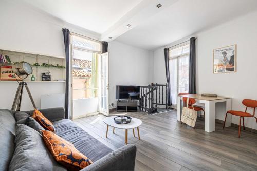 LA MAISON DU SUQUET duplex avec terrasse en plein centre