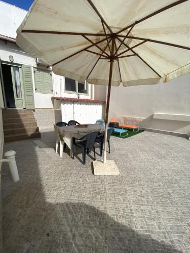 Patio nebo venkovní prostory v ubytování SunLight Ermoupolis