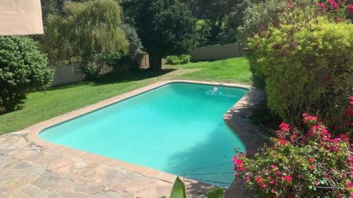 Swimmingpoolen hos eller tæt på Constantia Garden Cottage