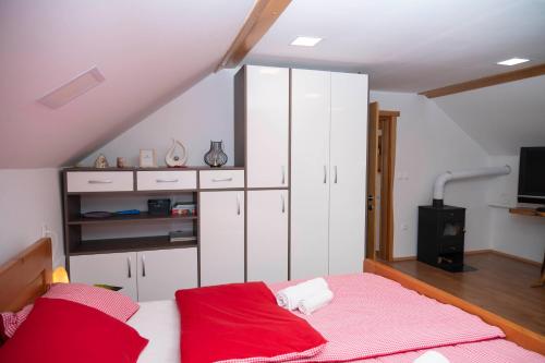 Postel nebo postele na pokoji v ubytování Apartma ''Pri Movernu''