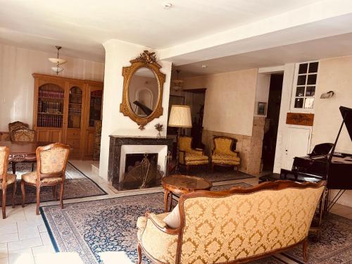 Photo de la galerie de l'établissement Aumônerie, à Flavigny-sur-Ozerain