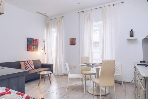 2BR and 2BA in the Zoko cozy and convenient