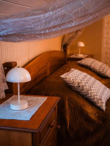 Una cama o camas en una habitación de U Krba